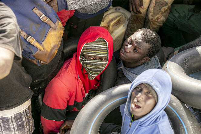 Une trentaine de migrants morts noyés dans de nouveaux  naufrages au large de la Tunisie