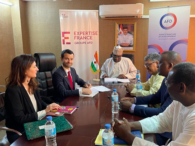 Le Niger et la France signent un accord portant sur l’appui à la protection civile nigérienne