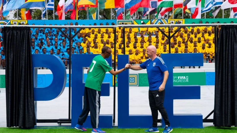 Inauguration à Kigali d’un stade de football baptisé du nom de la légende brésilienne Pelé