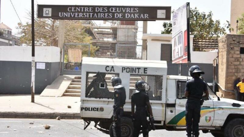 Heurts ce mercredi à Dakar, entre policiers et étudiants supportant l’opposant Ousmane Sonko