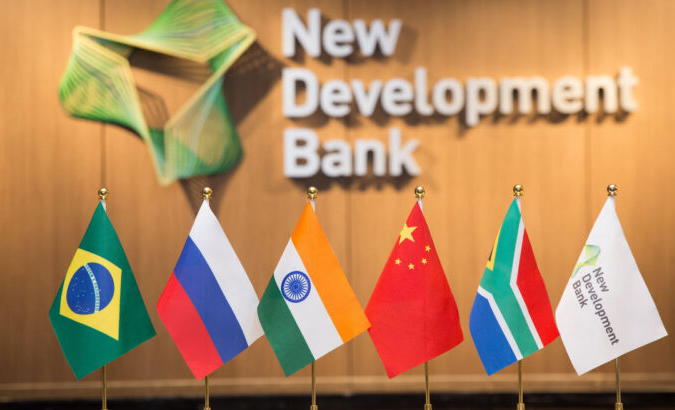 Candidate à l’adhésion aux BRICS, l’Egypte rejoint officiellement la Banque de développement du bloc