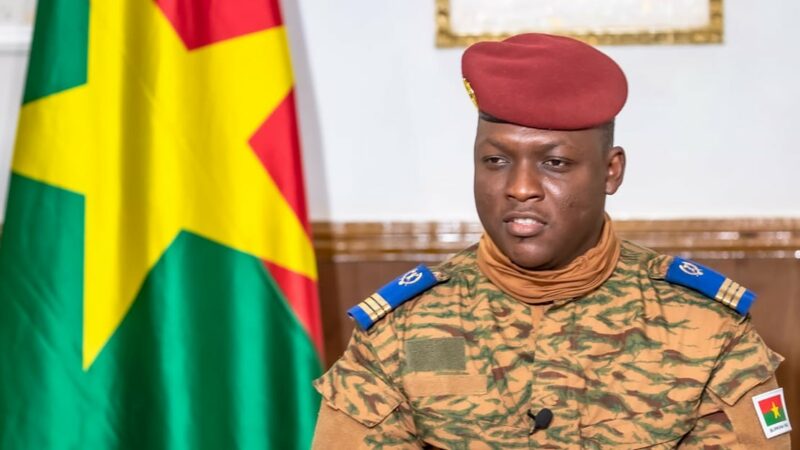 Burkina Faso : Le président de transition, Ibrahim Traoré promet la sécurisation par l’armée des richesses du pays