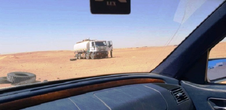 Tindouf : Un camion-citerne transportant 40 T de carburant détourné vers la Mauritanie intercepté en cours de route