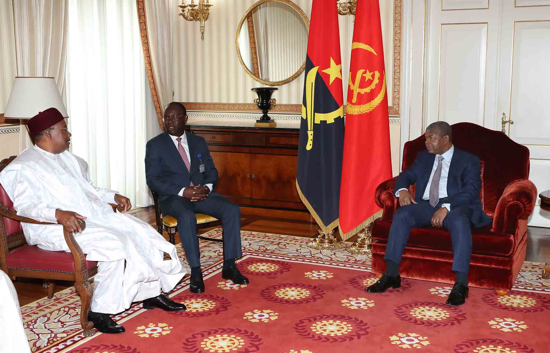 La paix en Afrique au centre d’une audience spéciale accordée par João Lourenço à Mahamadou Issoufou