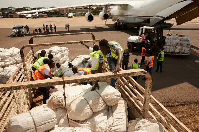 Six avions humanitaires acheminent des aides au Soudan