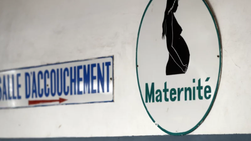Bénin : Amnesty International dénonce l’enfermement des femmes à l’hôpital pour factures impayées