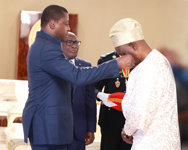 L’ancien Directeur général d’Ecobank, Ade Ayeyemi fait Commandeur de l’Ordre du Mono au Togo