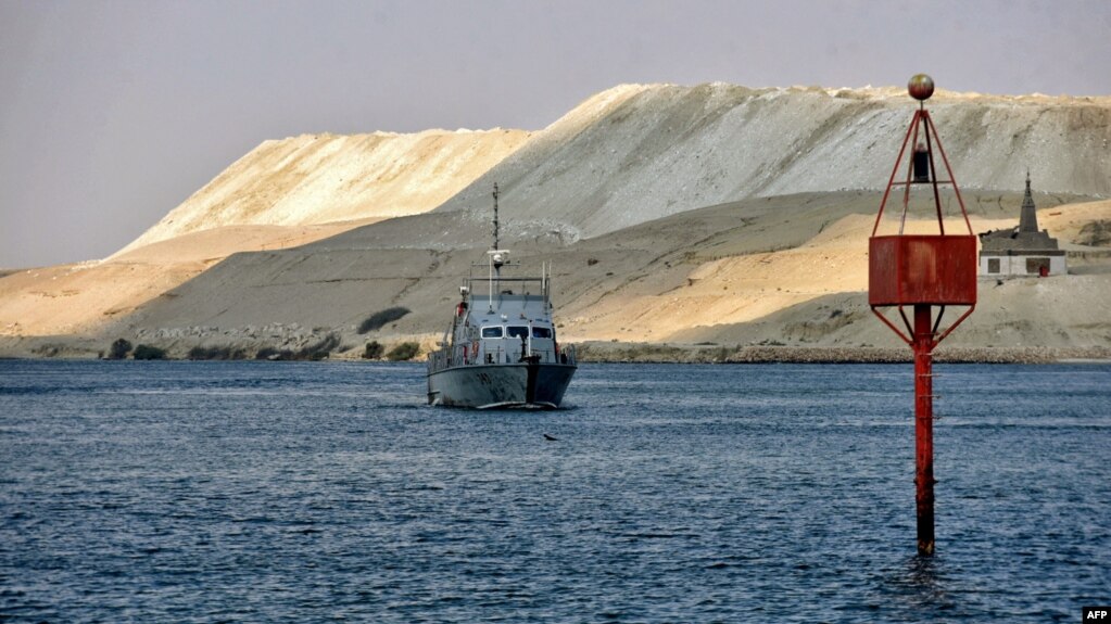 Repris du trafic dans le Canal de Suez après une brève interruption causée par le navire Seavigour