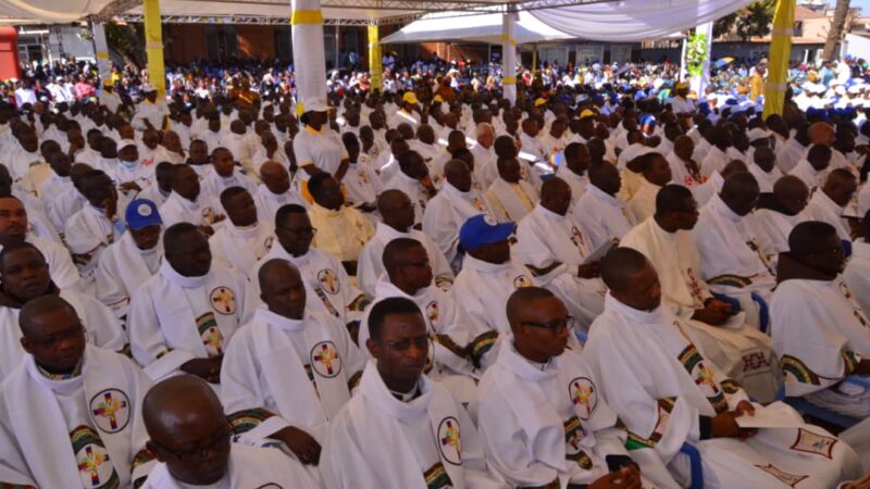 RDC : L’Eglise catholique monte au créneau contre les autorités qui s’accaparent les richesses du pays