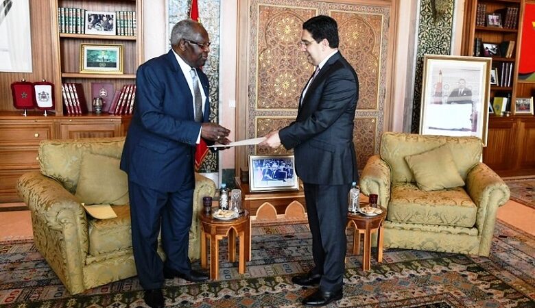 L’ancien chef d’État malawite, Muluzi en visite à Rabat, porteur d’un message du président du Malawi au Roi du Maroc