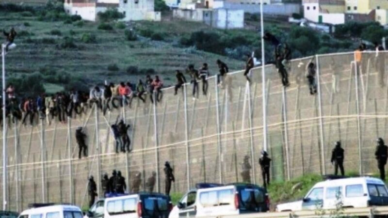 Maroc-Espagne : L’assaut contre la clôture métallique de Melilia, un acte prémédité minutieusement orchestré (politologue)
