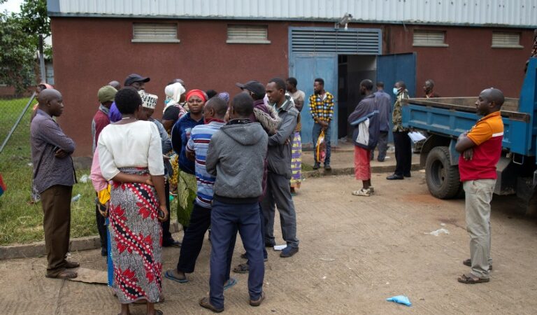 Attaque de lycée en Ouganda: Trois élèves échappent à leurs ravisseurs 