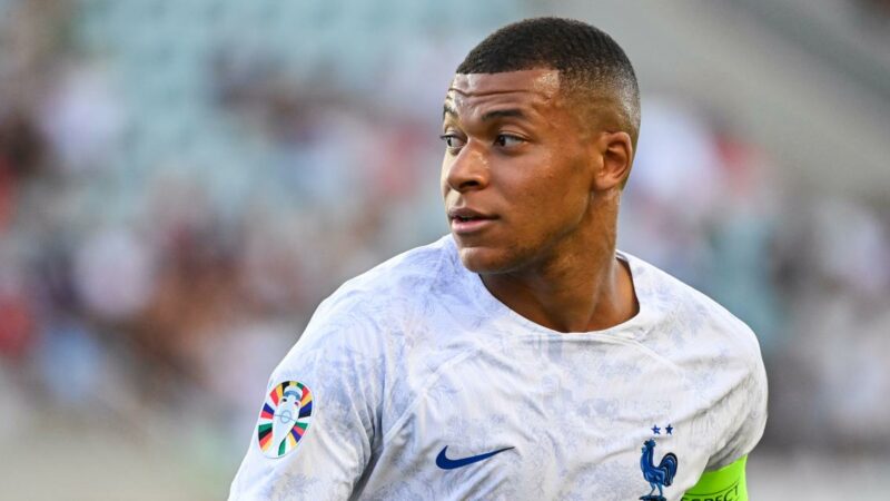 Football : La star de l’équipe française PSG, Kylian Mbappé  effectue sa première visite au Cameroun