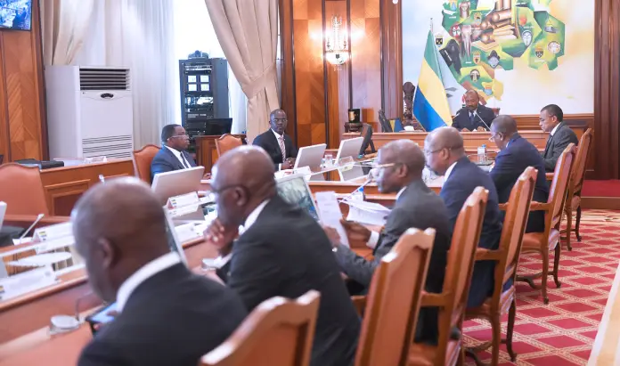 Le gouvernement gabonais adopte cinq projets de décrets électoraux