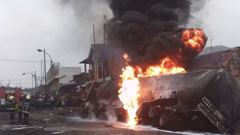 RDC : L’explosion d’un camion-citerne fait cinq morts à Kinshasa