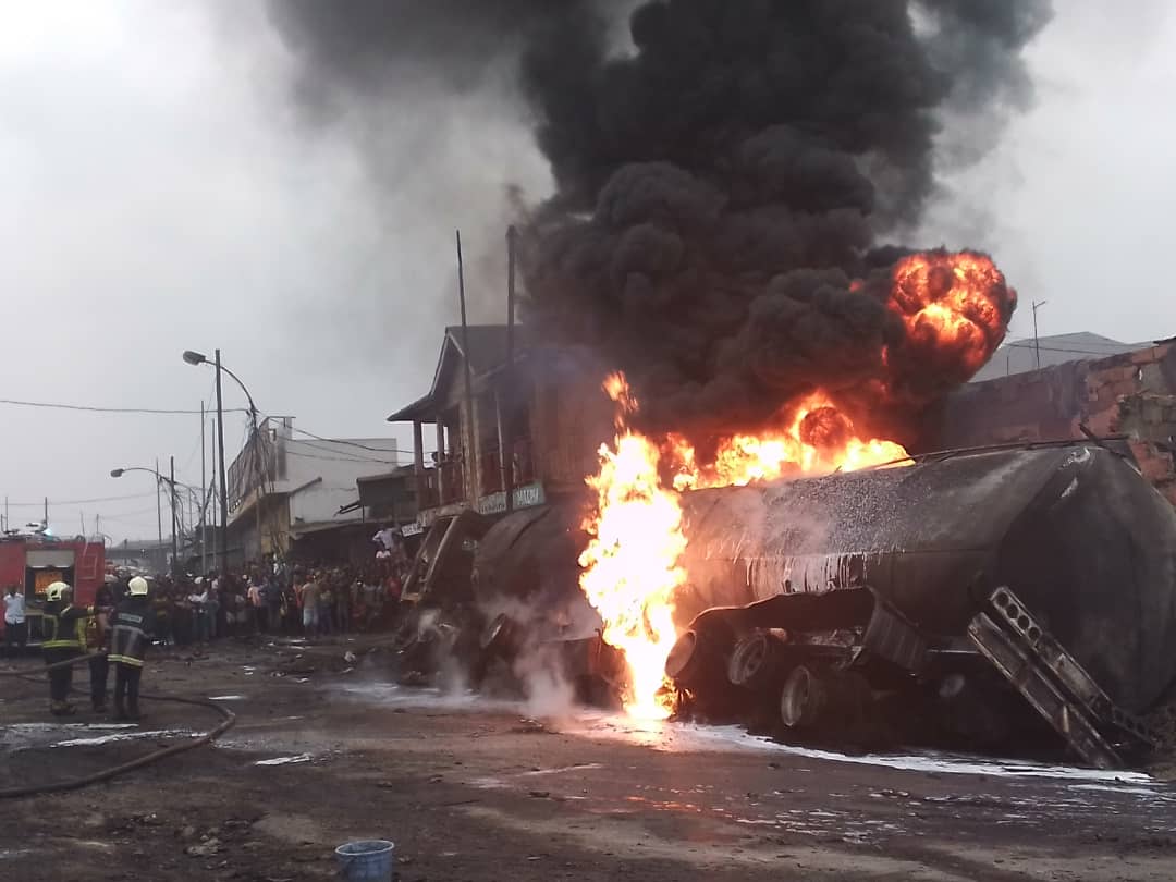 RDC : L’explosion d’un camion-citerne fait cinq morts à Kinshasa