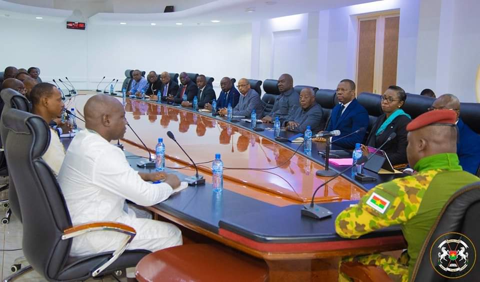 Burkina Faso : Le président Traoré invite les banques à soutenir des PME portées par des jeunes et des femmes