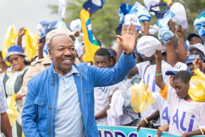Gabon: Ali Bongo allège les frais de scolarité pour la prochaine rentrée scolaire