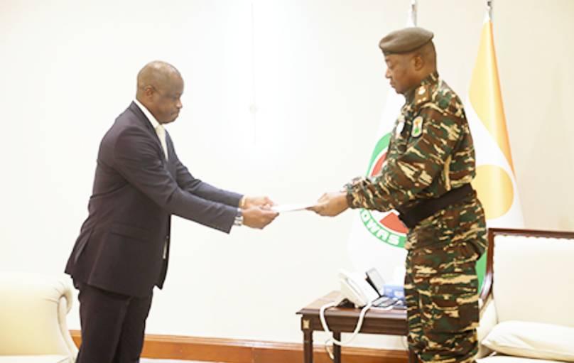 Niger : Le pouvoir Tchiani a discuté avec des émissaires du Gabon au nom de la CEEAC