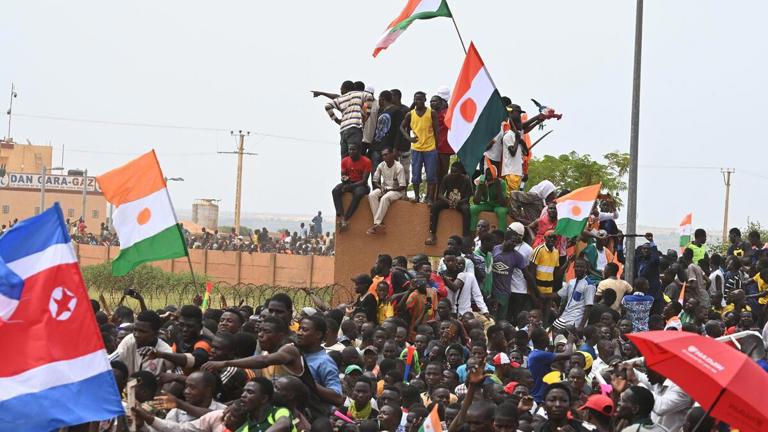 Niger: Le départ des soldats français scandé pendant 3 jours de manifestations continues sur la «Place Escadrille»