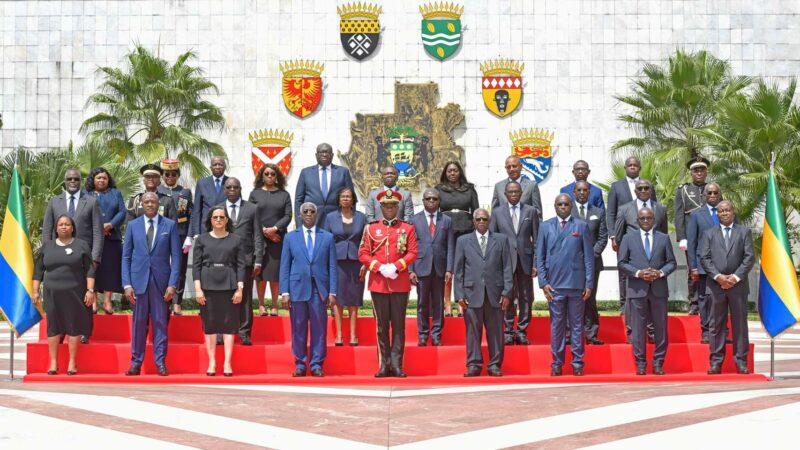 Gabon/Transition: Nguema préside le 1er Conseil des ministres et les membres de l’exécutif prêtent serment