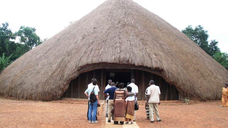 L’UNESCO retire les tombeaux des anciens souverains d’Ouganda, du patrimoine en péril
