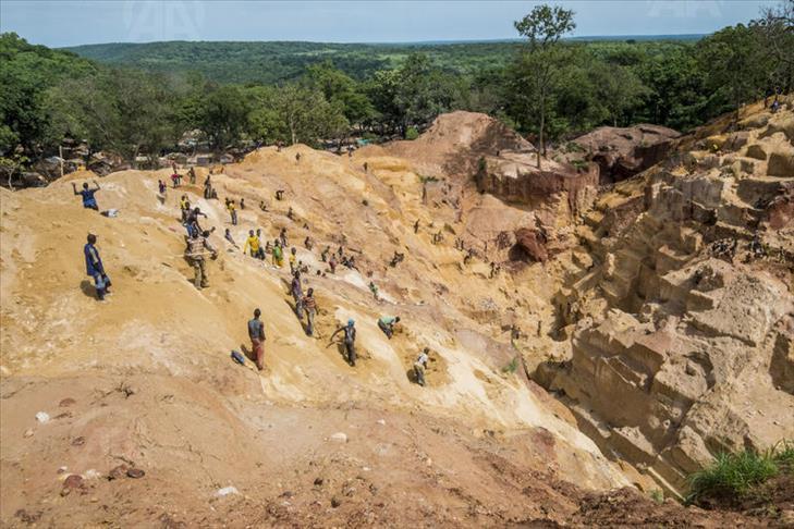 Le gouvernement centrafricain suspend la délivrance de permis d’exploitation minière artisanale