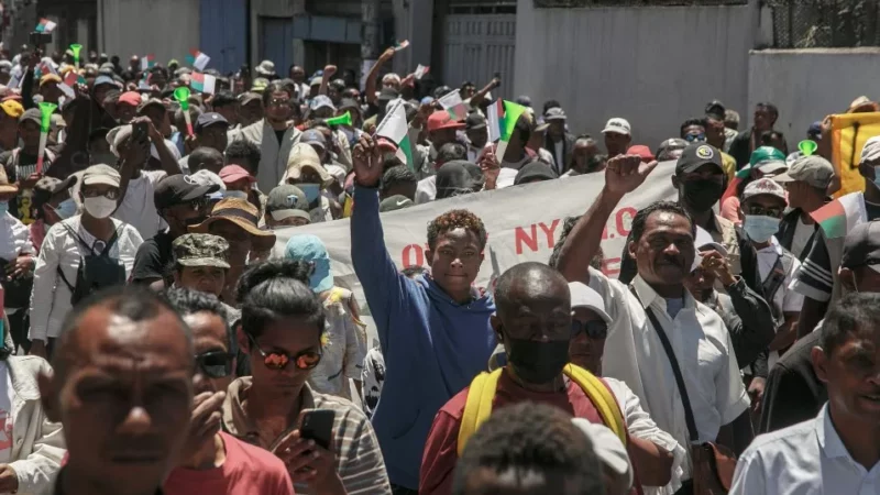 Climat tendu à un mois de la présidentielle à Madagascar : le gouvernement dénonce l’ingérence de la communauté internationale