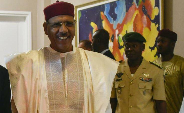 Le Président déchu Mohamed Bazoum va aussi porter plainte au Niger contre les auteurs du putsch (Conseil)