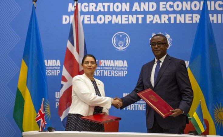 Londres défend son projet migratoire qui implique le Rwanda devant la Cour suprême britannique 