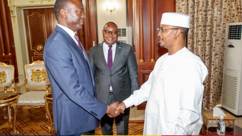 Le président tchadien Mahamat reçoit en audience à N’Djamena l’opposant Masra Succès, après un an d’exil