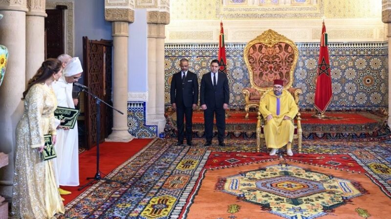 Le Roi Mohammed VI remet les Dahirs de nomination à six  nouveaux ambassadeurs et nomme un Président de la Cour Constitutionnelle