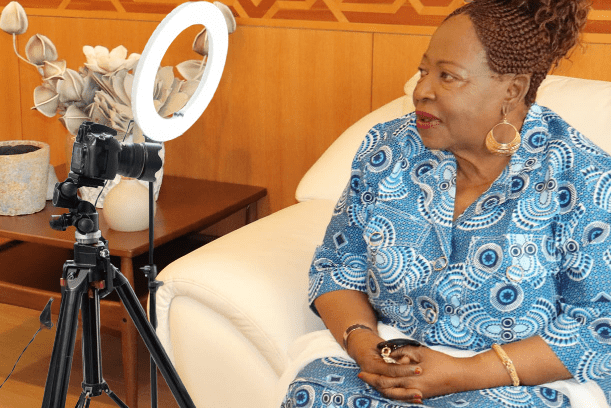 Gabon: Patience Dabany a pu rencontrer son fils, le Président déchu Ali Bongo Ondimba