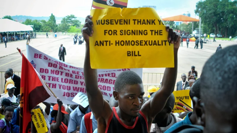 Les juges de la Cour constitutionnelle en Ouganda examinent les recours contre la loi anti-homosexuels