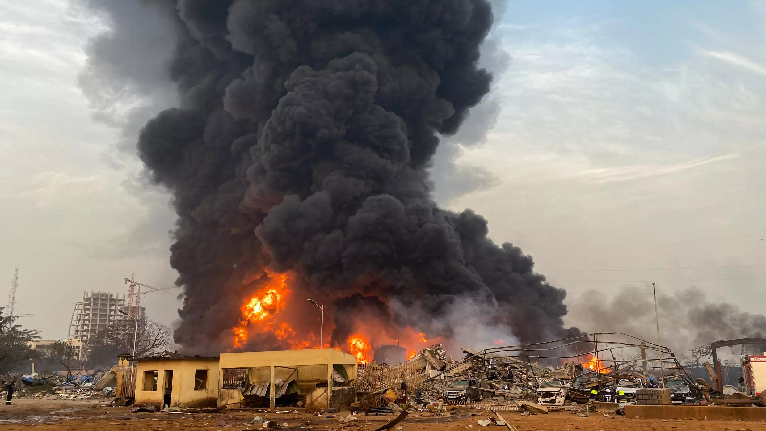 Pas moins de 14 morts et 200 blessés dans une forte explosion ce lundi à Conakry, la piste terroriste est exclue