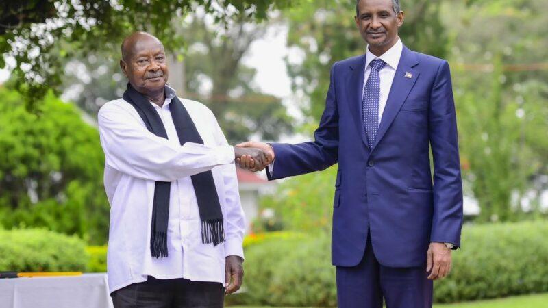 Le chef des RSF soudanais, Dagalo reçu à Rwakitura par le président ougandais, Yoweri Museveni
