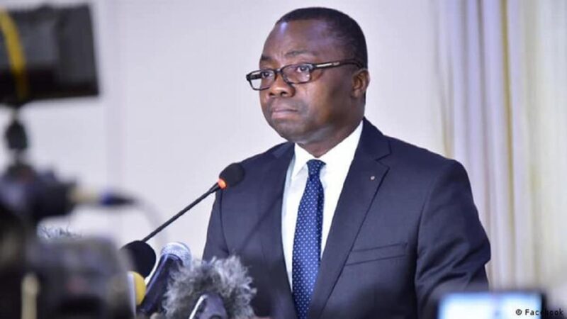 Bénin: Une centaine d’universitaires africains et français réclament la libération de l’opposant béninois Joël Aïvo