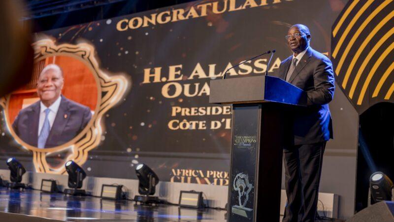 Ghana : Le président ivoirien, Alassane Ouattara remporte le Prix des «Champions de la prospérité africaine»