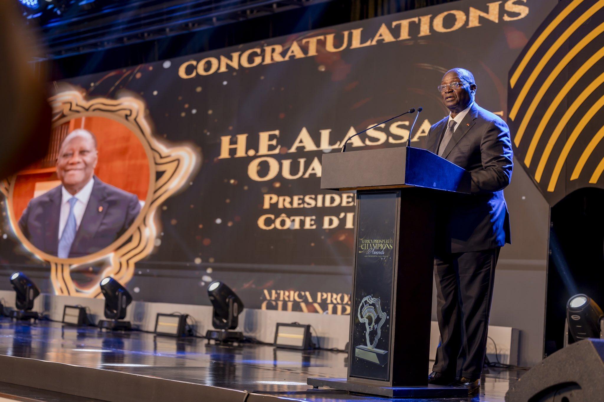 Ghana : Le président ivoirien, Alassane Ouattara remporte le Prix des «Champions de la prospérité africaine»