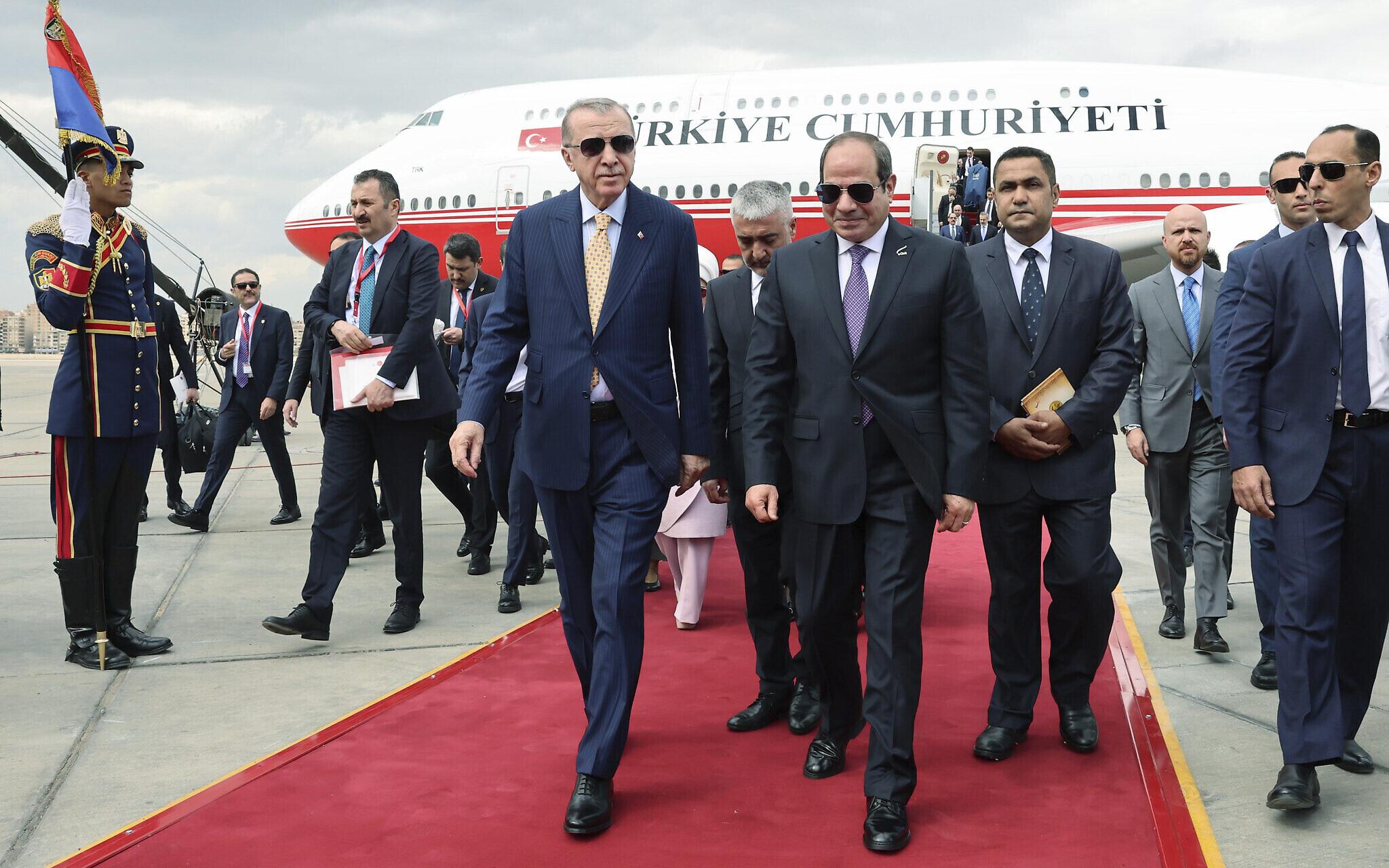 Les relations bilatérales Egypte-Turquie «remises sur la bonne trajectoire» à l’occasion de la visite d’Erdogan au Caire