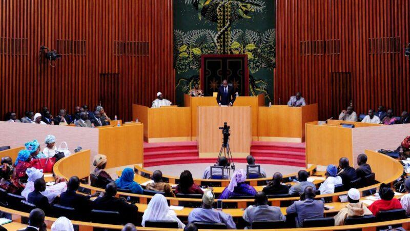 Le Parlement sénégalais examine ce lundi une proposition de loi demandant un report de la présidentielle du 25 février au 25 août