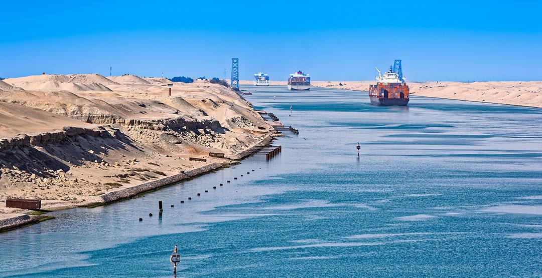 La guerre à Gaza et les tensions en mer Rouge ont fait chuter les recettes du Canal de Suez