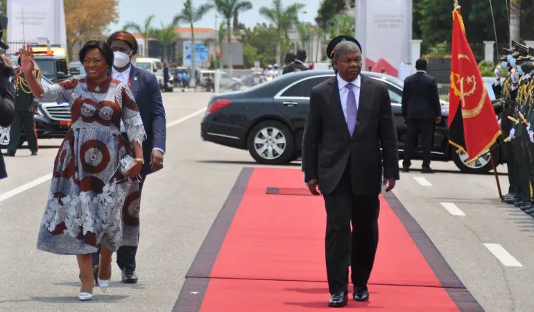 Le président João Lourenço représente l’Angola au 50ème anniversaire de la Révolution des Œillets à Lisbonne