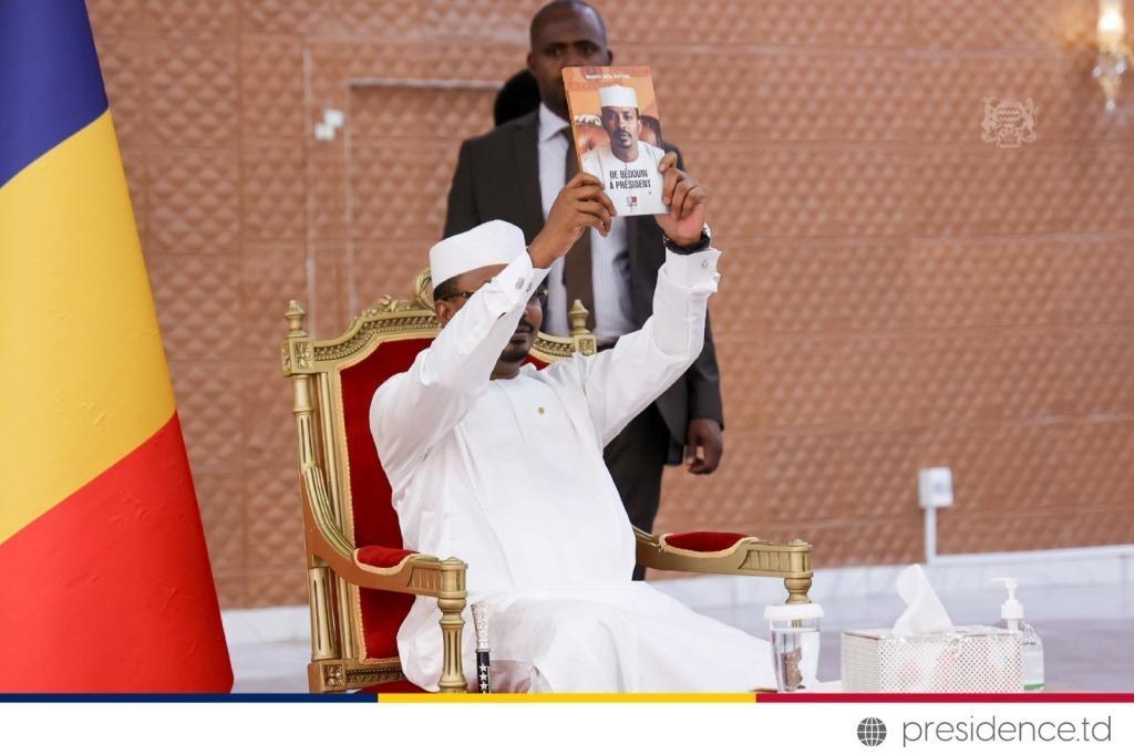 Tchad : le président Mahamat publie son autobiographie et lance son Site Web personnel