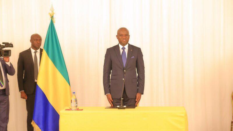 Le président gabonais Oligui Nguema reçoit enfin une copie du rapport final des conclusions du Dialogue national inclusif