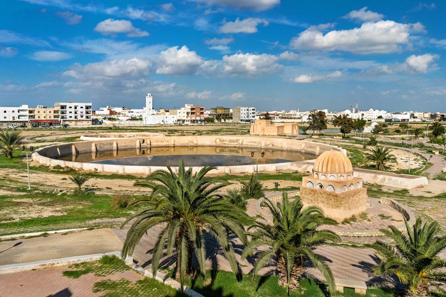 Lancement de la construction d’une centrale d’énergie solaire d’une capacité de 100 mégawatts au centre de la Tunisie