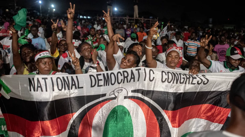Ghana: En attente des résultats provisoires officiels, le NDC assuré de regagner la Présidence et de dominer le Parlement