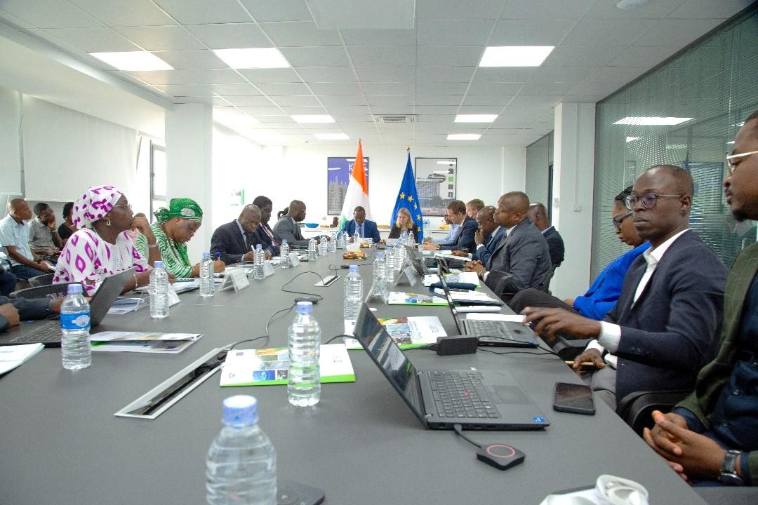 L’UE se félicite des exploits réalisés dans la mise en œuvre du projet Transition Bas Carbone en Côte d’Ivoire 