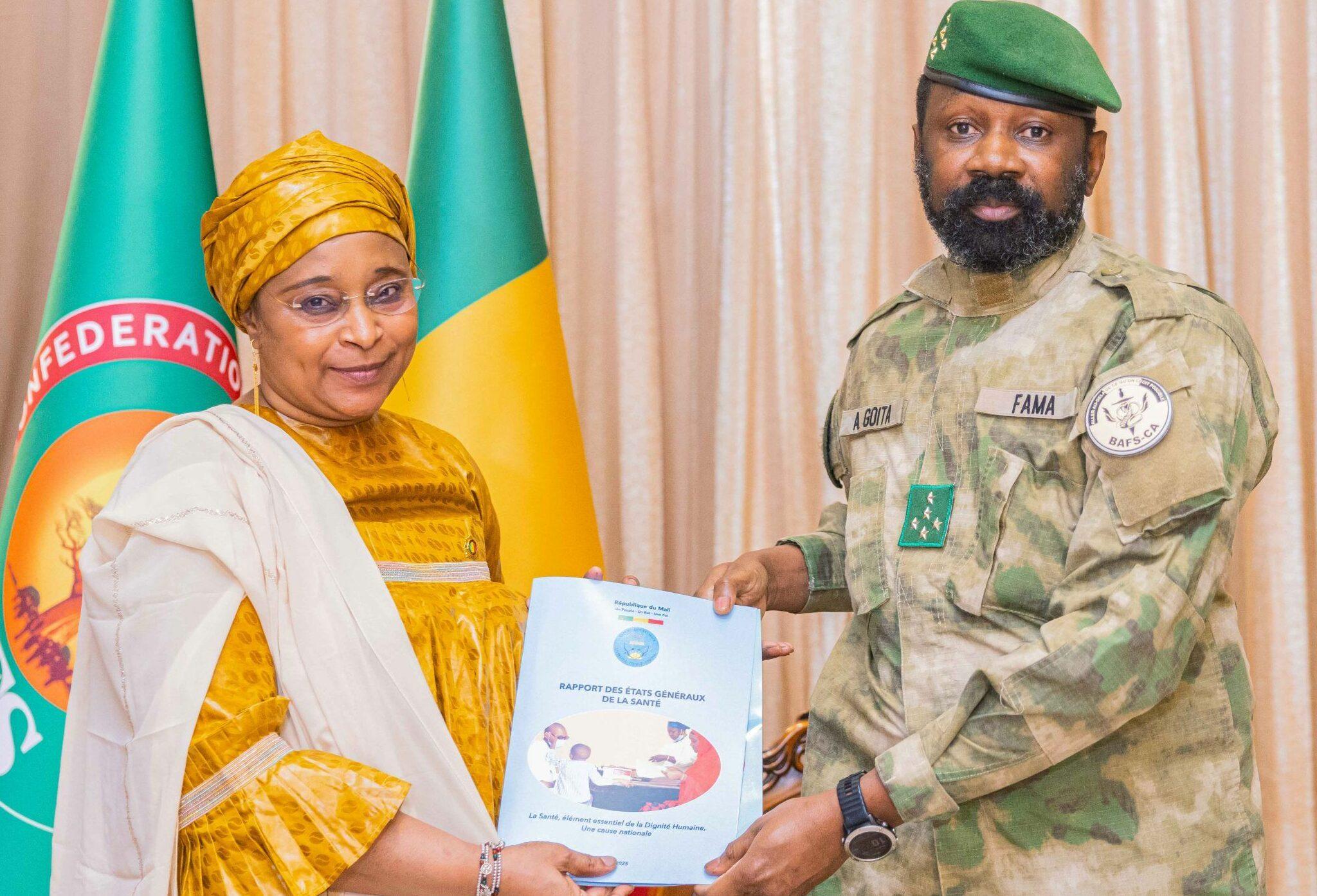 Le rapport des Etats Généraux de la Santé au Mali remis au Président de la Transition, le général Assimi Goïta