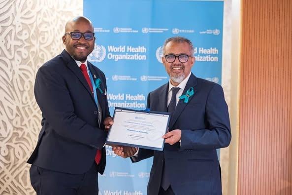 Le Botswana obtient la certification de niveau or de l’OMS pour ses efforts visant l’élimination de la transmission du VIH de la mère à l’enfant